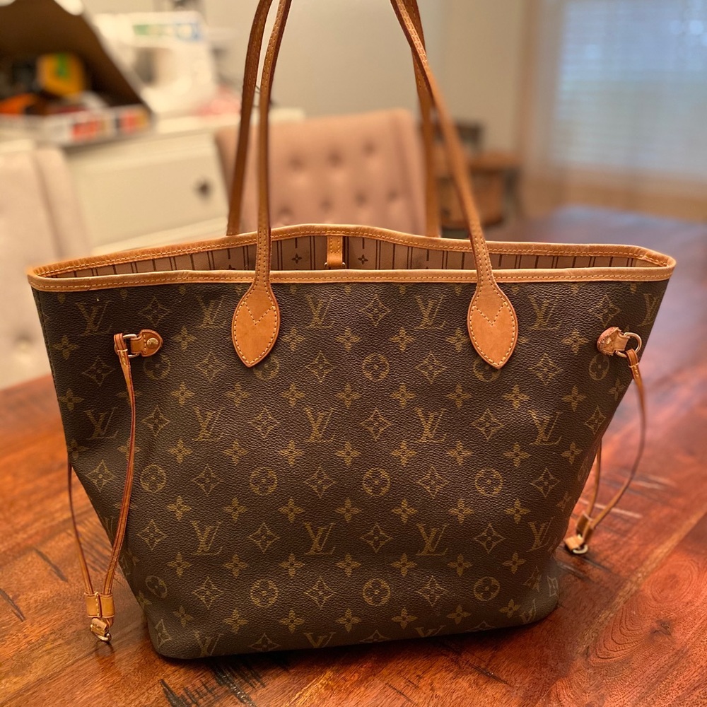 Authentic Louis Vuitton Neverfull MM